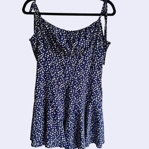 Navy Blue White Floral Mini Romper Dress Adjustable Straps
Women’s medium